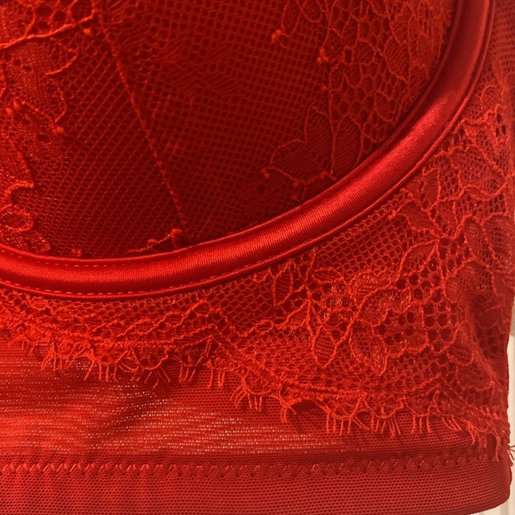 Bundle of 2 size 40D Auden Bras (red NWT) Cream NWOT - Picture 2 of 5